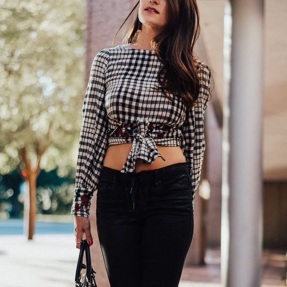 Tularosa Gingham & Rose Bell Sleeve Crop REVOLVE - Picture 4 of 7